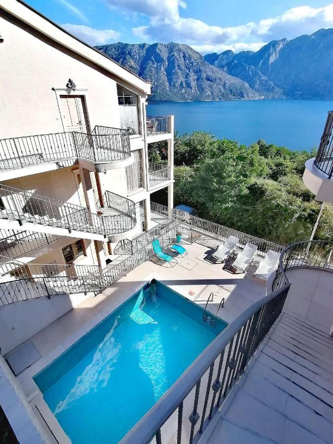 Bay Of Kotor View Apartment With Pool Prcanj Ngoại thất bức ảnh