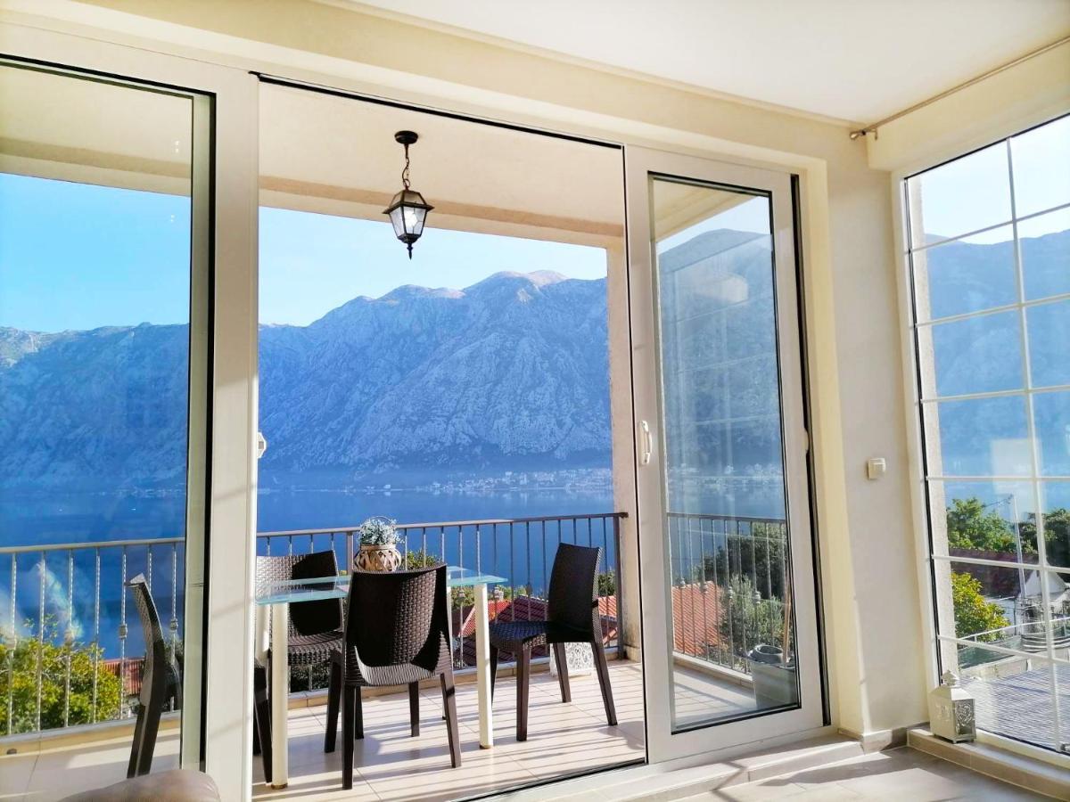 Bay Of Kotor View Apartment With Pool Prcanj Ngoại thất bức ảnh
