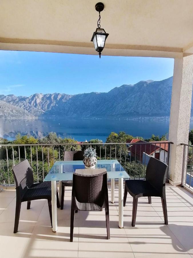 Bay Of Kotor View Apartment With Pool Prcanj Ngoại thất bức ảnh