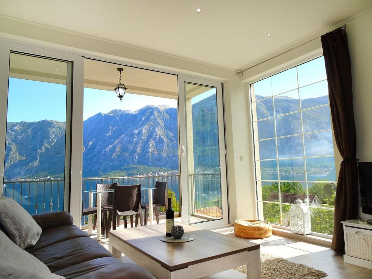 Bay Of Kotor View Apartment With Pool Prcanj Ngoại thất bức ảnh